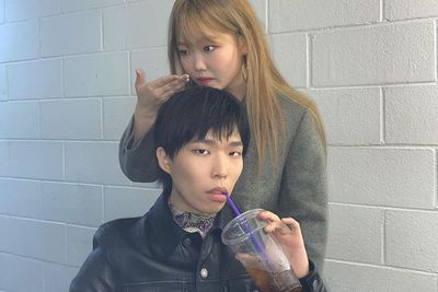 Duo AKMU Lanjut Perpanjang Kontrak dengan Agensi YG