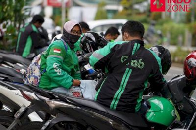 Dishub DKI Larang Ojek Berkerumun, Parkir Harus Berjarak 1 Meter Antar Motor