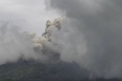 Gunung Merapi Kembali Luncurkan Awan Panas Guguran