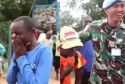 Bikin Sedih! Anak-anak di Kongo Ini Tak Kuasa Menahan Tangis saat Pasukan TNI Pamit Pulang