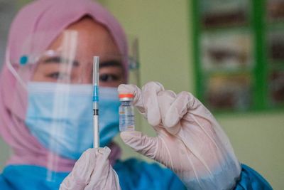 Anggaran Rp73,3 Triliun Vaksin Covid-19 Diperkirakan akan Naik Gara-gara Orang Kaya