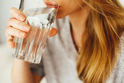 Jangan Tinggalkan Minum Air Putih Jika Tak Ingin Terkena Stroke