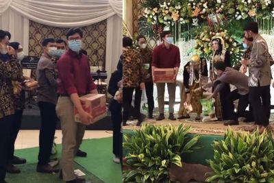 Kocak! Sekelompok Pria Beri Sembako untuk Teman yang Menikah, Pengantin Ngakak