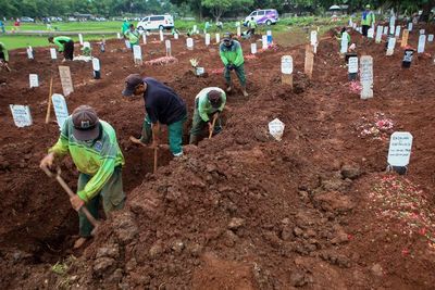 Lahan Pemakaman Kian Terbatas, Pemprov DKI Jakarta Perkecil Lubang Makam