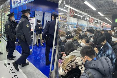 Terlalu Rusuh, Polisi Bubarkan Paksa Para Pembeli PlayStation 5 di Tokyo!