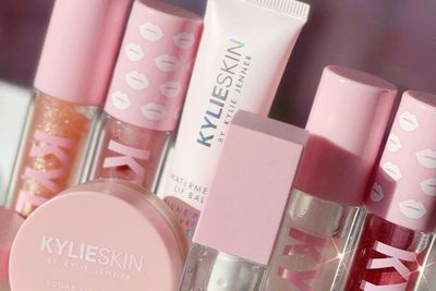 Ladies, Ini 3 Brand Makeup Ternama Milik Artis Hollywood! Yang Mana Favoritmu?