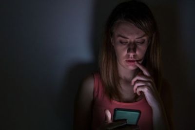 Kepo Akan Kehidupan Mantan, Zodiak Ini Sering Stalking Media Sosial Mantannya