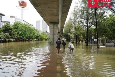 Antisipasi Banjir, Pemprov DKI Siagakan 5 Ribu Petugas untuk Tangani Sampah