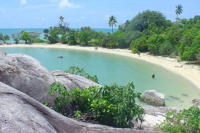 Tempat Wisata Favorit di Jambi, Air Terjun Kolam Jodoh Hingga Pulau Penyu