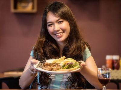 Ternyata Makan Malam Bisa Pengaruhi Kualitas Tidur, Begini Penjelasannya