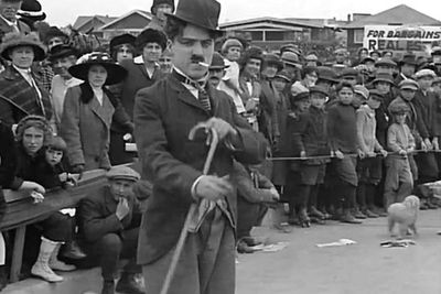 Peristiwa 2 Februari: Film Pertama Charlie Chaplin Diputar dan Hari Lahirnya UI