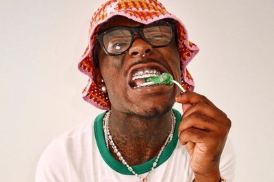 Saking Sukanya dengan Berlian, Rapper Ini Sampai Tanam Berlian Rp337 Miliar di Jidatnya