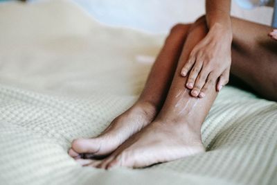 Idamkan Kulit Tubuh yang Lembut dan Mulus? Lakukan 5 Tips Berikut Ini!