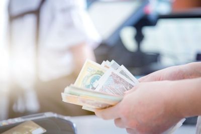 Bahaya Transaksi Tanpa Rupiah, Ini Deretan Pasal Pidananya