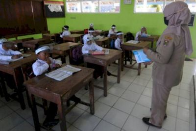 Soal SKB 3 Menteri Terkait Seragam Sekolah, Wamenag: Sudah Sesuai Amanat Konstitusi