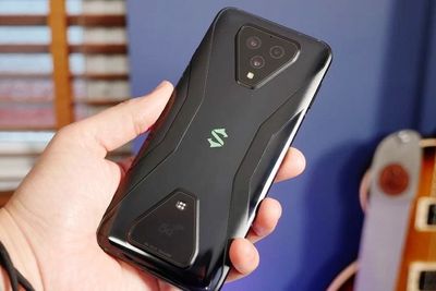 Smartphone Black Shark Terbaru dengan RAM 12GB Muncul di Google Play Console