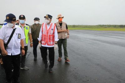 Menhub Datangi Bandara Semarang, Ganjar Siapkan Cara Menahan Banjir Selama 100 Tahun