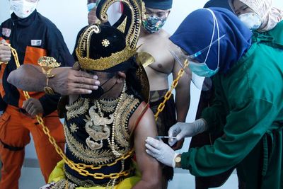 Bukan Setahun Seperti Prediksi Jokowi, Indonesia Butuh 10 Tahun untuk Selesaikan Vaksinasi