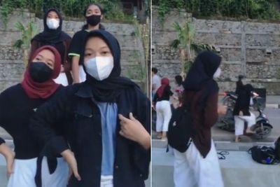Lagi Joget TikTok Bareng Teman, Motor Gadis Ini Malah Ditabrak Orang Lain