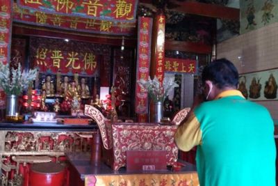Pemandangan Tak Biasa, Ritual Imlek di Klenteng Tien Kok Sie Digelar Tanpa Kehadiran Umat
