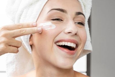 Atasi Penuaan Dini dengan Kandungan Skincare Bakuchiol