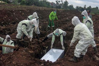 Komisi IX DPR Usul agar Menkes Berikan Insentif ke Tukang Gali Kubur dan Pemandi Jenazah