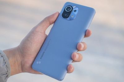 Xiaomi Mi 11 Resmi Rilis Global, Tetap Berikan Charger 55W di Kotaknya!