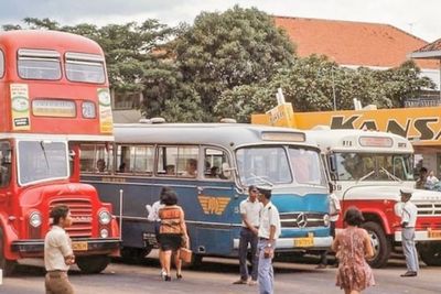 Potret Terminal Blok M Jakarta Tahun 1971, Netizen Salfok ke Bus: Lebih Keren yang Dulu