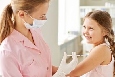 Vaksin Influenza Diklaim Ampuh Kurangi Risiko Gejala Covid-19 ke Anak