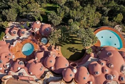 Potret Rumah Unik yang Dijuluki Istana Gelembung Menawarkan Pemandangan Menakjubkan