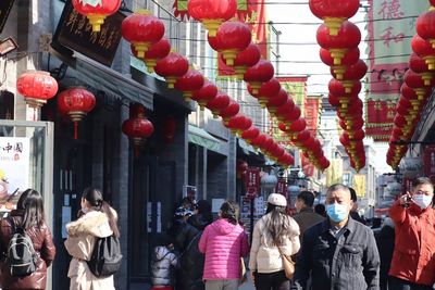 FOTO: Hari Pertama Libur Imlek di Qianmen Beijing