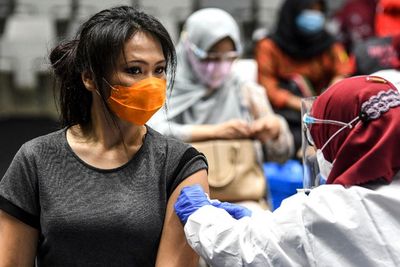 Jubir Pemerintah: Sebanyak 1 Juta Lebih Nakes Sudah Divaksin Kurang dari Sebulan