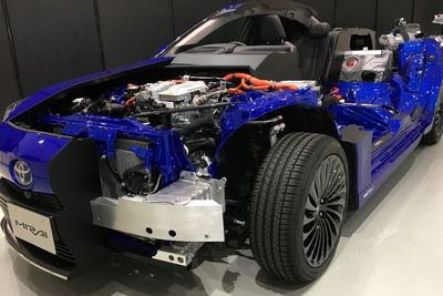 Tahun Ini Toyota Akan Tambah Dua Mobil Listrik dan Hybrid
