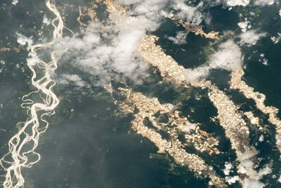 NASA Bagikan Foto Aliran Emas di Hutan Amazon
