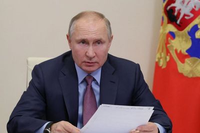 Presiden Rusia Putin Ogah Buru-buru Disuntik Vaksin Covid-19 Sputnik V, Ini Alasannya