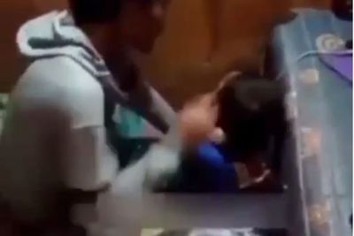 Kebangetan! Ayah Tiri Pukuli Balita Hanya Gara-Gara Rewel