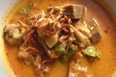Masak Gulai Sayur Nangka Muda Plus Tetelan Sapi untuk Makan Siang Kali Ini