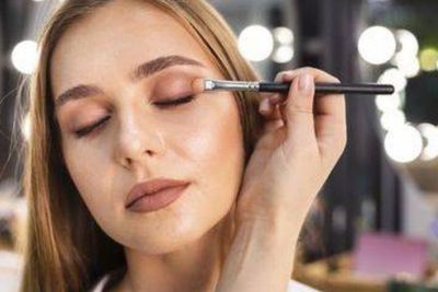 Ciptakan Mata Dramatis dengan Penggunaan Teknik Eyeshadow Berikut Ini
