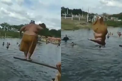 Viral Aksi Pria Berbadan Sumo Salto dari Atas Kolam, Netizen: Gue Aja Kurus Gak Bisa