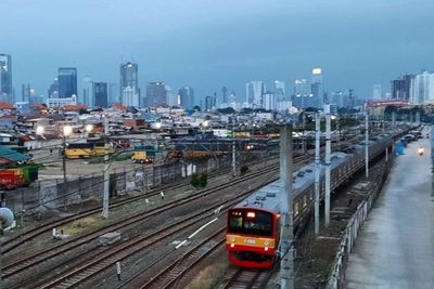 Kabar Cuaca Jakarta Hari Ini: Waspadai Hujan Petir Disertai Angin Kencang