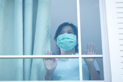Jangan Panik, Ini yang Harus Kamu Lakukan Jika Ada Keluarga yang Terinfeksi Covid-19
