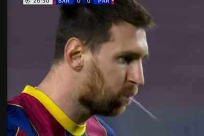 Sebelum Eksekusi Penalti, Messi Meludah Dulu, Tapi Sayang Barcelona Tetap Kalah Atas PSG