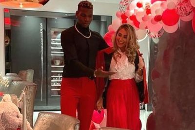 Paul Pogba Ucapkan Mashaallah saat Beri Kejutan ke Istrinya