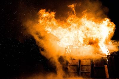 Korsleting Listrik, Seorang Remaja Tewas Terjebak dalam Kebakaran Rumah di Kalideres