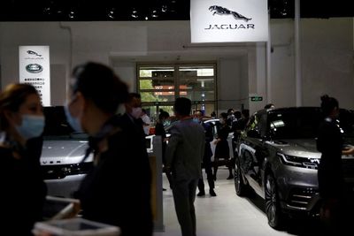 Pabrikan Jaguar-Land Rover Memangkas 2.000 Pekerja Secara Global