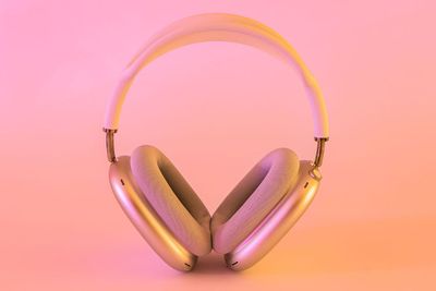AirPods Max di Masa Depan Kemungkinan Terbuat dari Bahan Kaca!