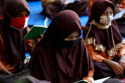 DPR: SKB 3 Menteri Soal Seragam Sekolah Berpotensi Picu Konflik Pusat-Daerah