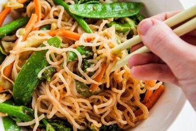 Masak Mi Shirataki Goreng untuk Alternatif Menu Diet