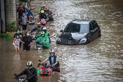 Banjir di Sejumlah Titik di Ibu Kota, Arus Lalu Lintas Terganggu
