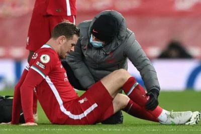 Liverpool Makin Krisis Usai Kapten Jordan Henderson Cedera